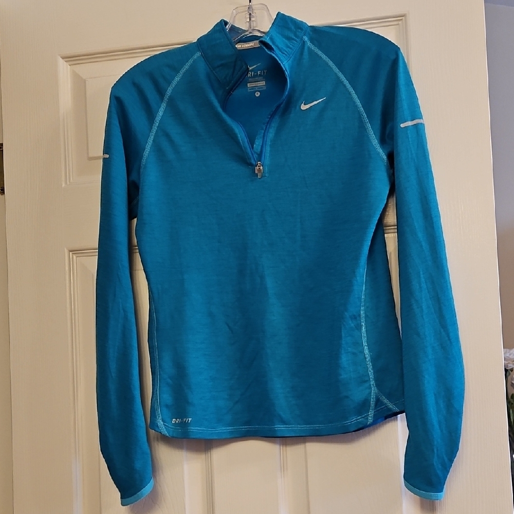 🌟Nike Women's Teal Long Sleeve Performance Top🌟